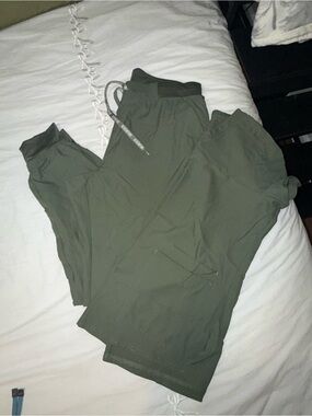 Med Couture Women's Olive Green Utility Scrub Joggers